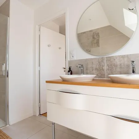 Banana - Magnifique Contemporaine Vue A 20 M Avec Paddles *